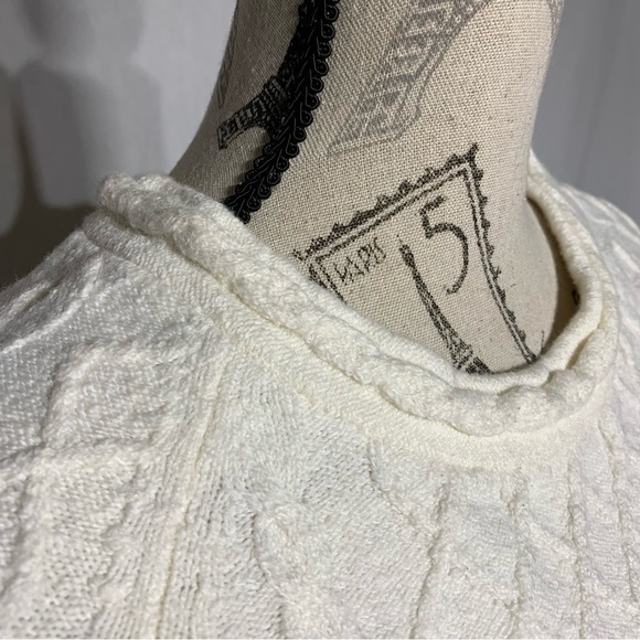 Ann Taylor S cable knit sweater - Picture 2 of 6
